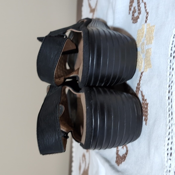 Sz 8 Clark's Black Wedge Sandals - Picture 4 of 8